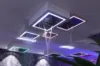LED-beleuchtete Deckenduschen mit Wasserstrahlen und Farbspiel